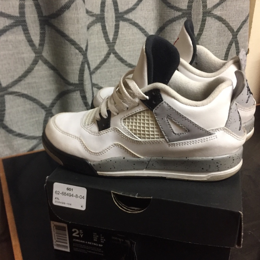 Jordan’s 4 retro shoes